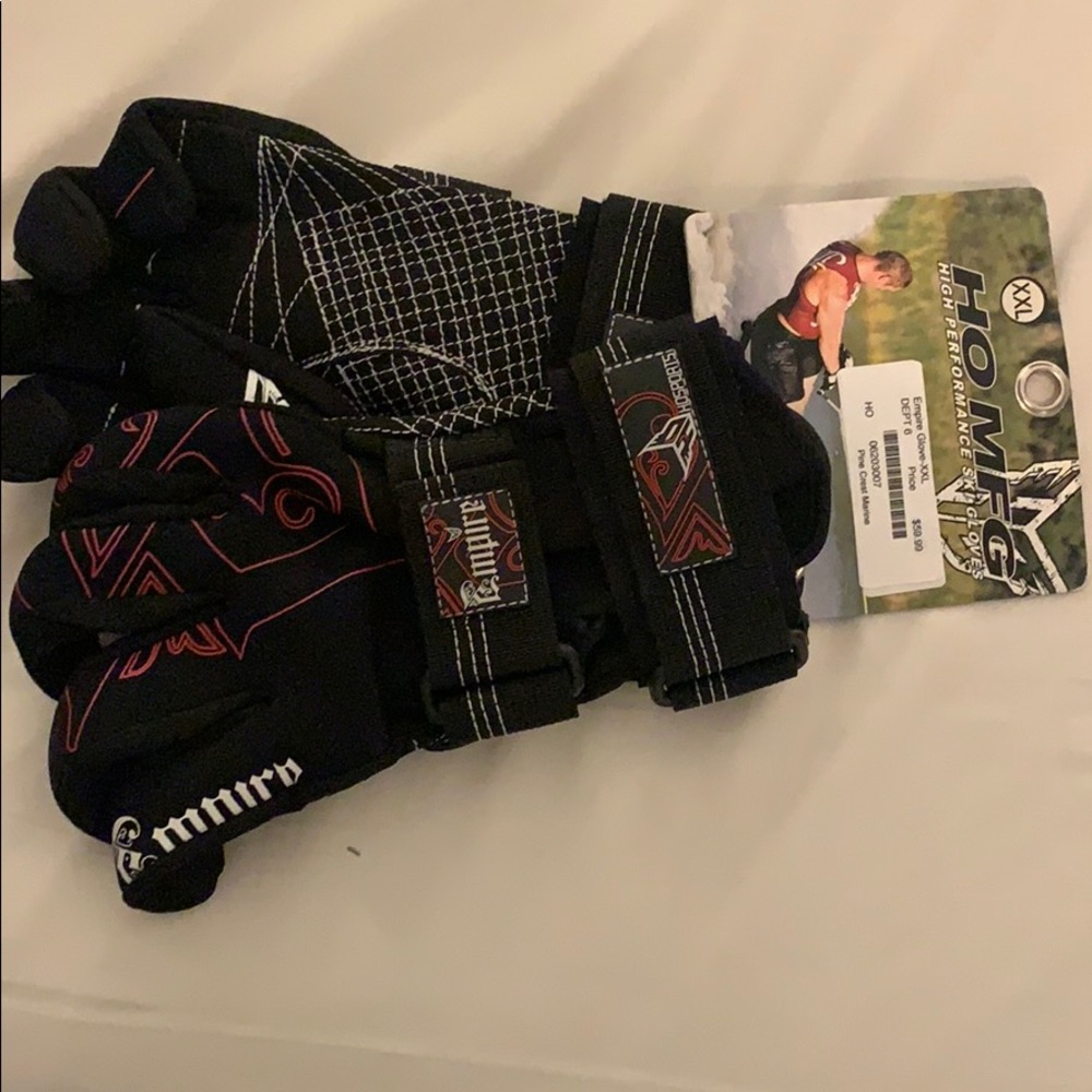 NWT Empire wakeboarding gloves